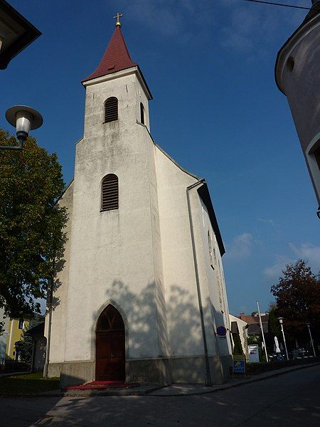 File:Rohrbach Gölsen Pfarrkirche.jpg