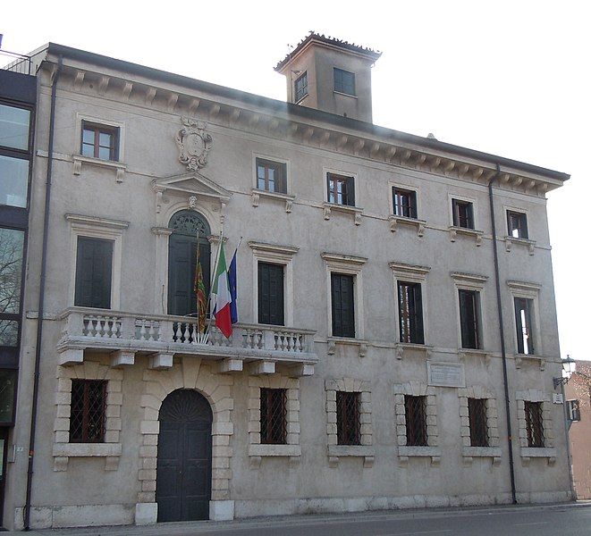 File:Sommacampagna-Municipio.JPG