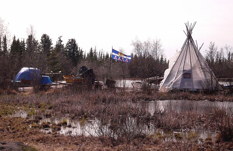 File:Teepee rae-edzo GreatSlaveLake.jpg