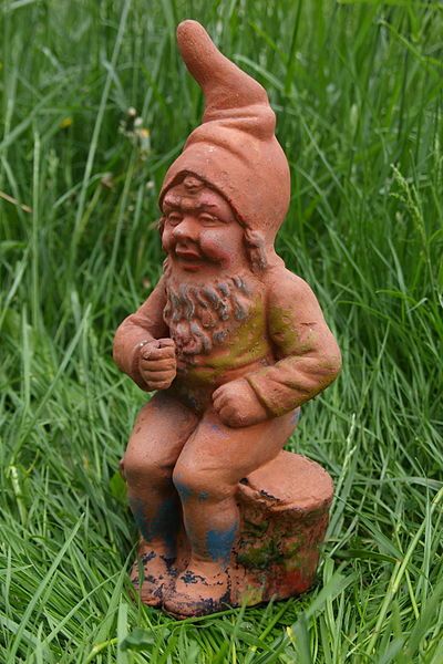 File:Traditional Garden Dwarf.jpg