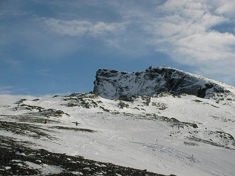 File:Veleta Peak.JPG