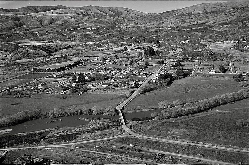 File:Waikaia in 1955.jpg