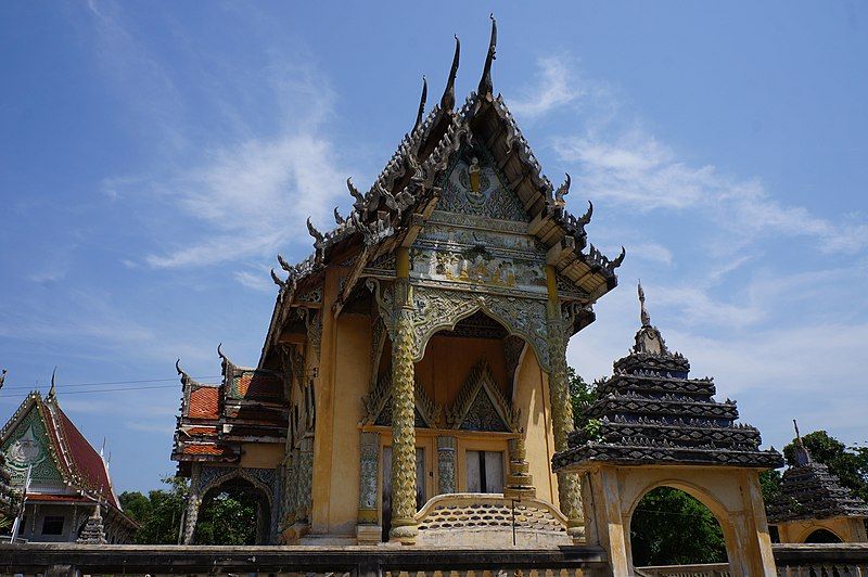 File:วัดถ้ำรงค์ จ.เพชรบุรี 01.JPG