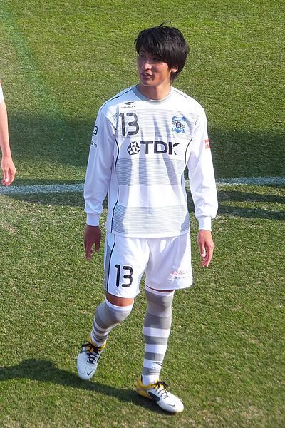 File:Blaublitz No.13-Shohei Shinzato.jpg