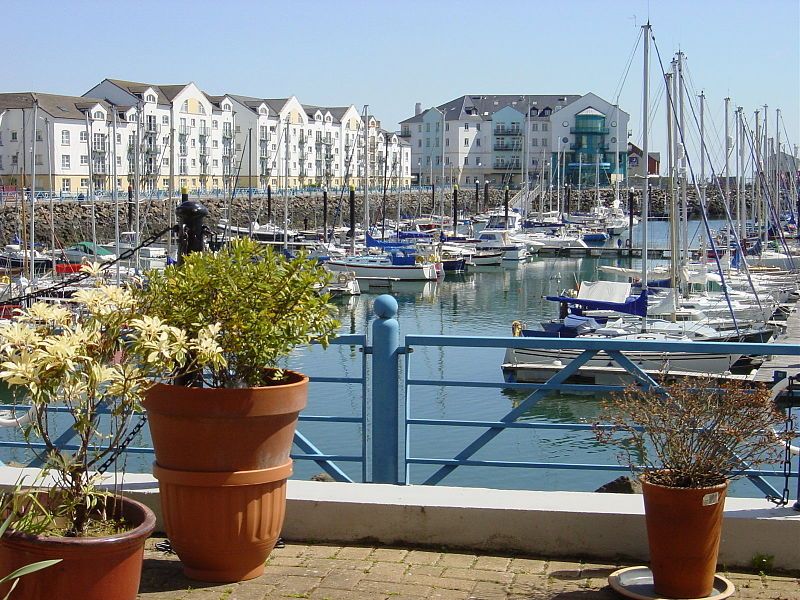 File:Carrickfergus-Marina.JPG