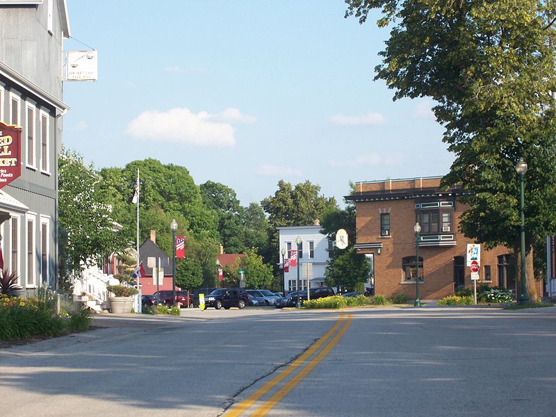 File:ElkhartLakeWisconsinDowntown2.jpg