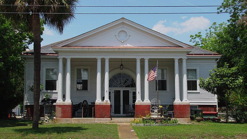 File:Fort-moultrie-post-exchange-sc1.jpg