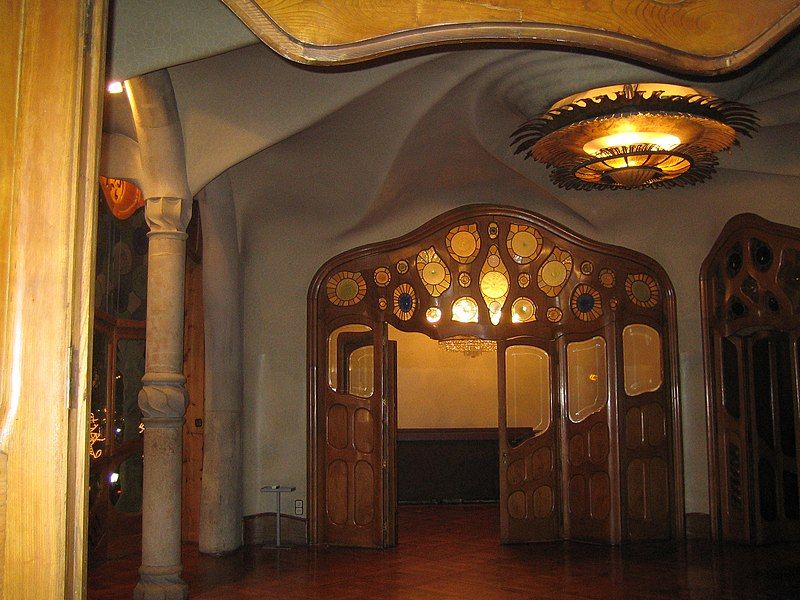 File:Gaudi Casa Batllo.jpg