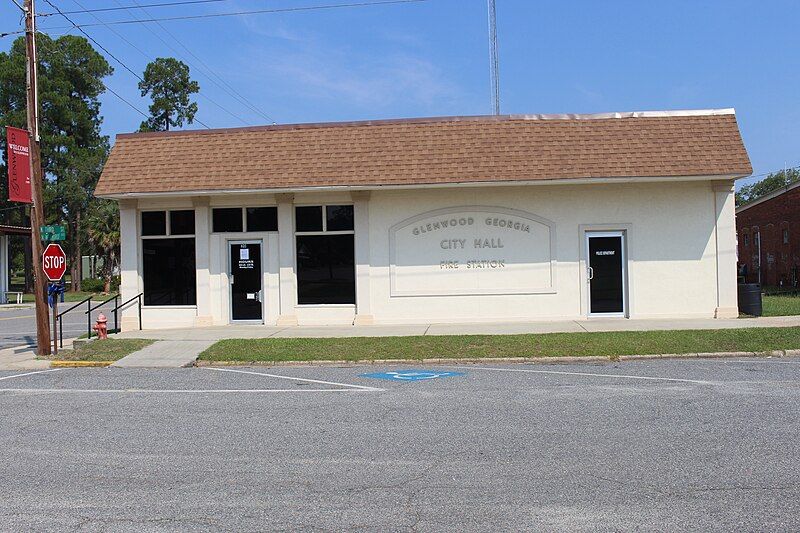 File:Glenwood City Hall.jpg