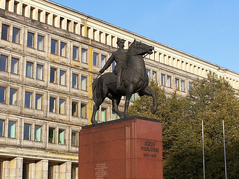 File:Katowice - Piłsudski.JPG