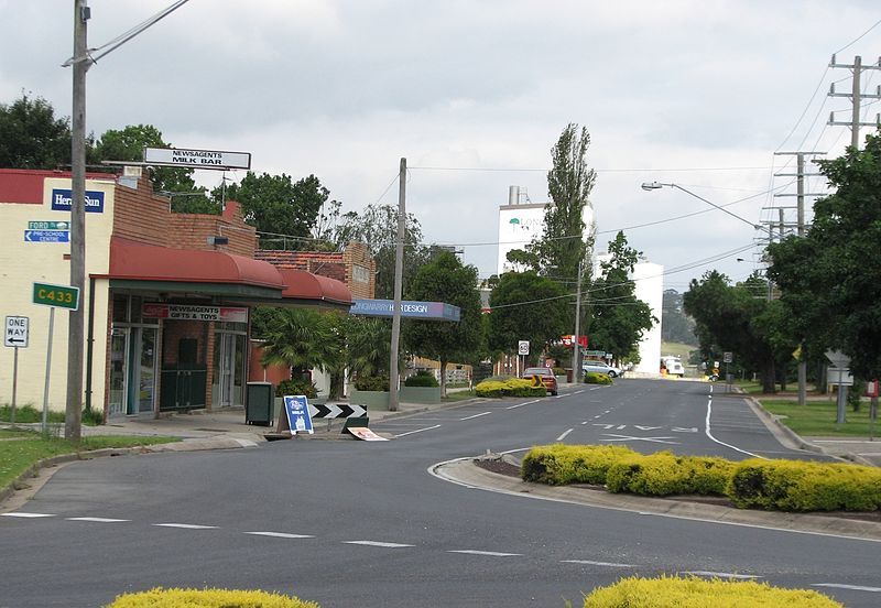 File:Longwarry Mackay Street.jpg