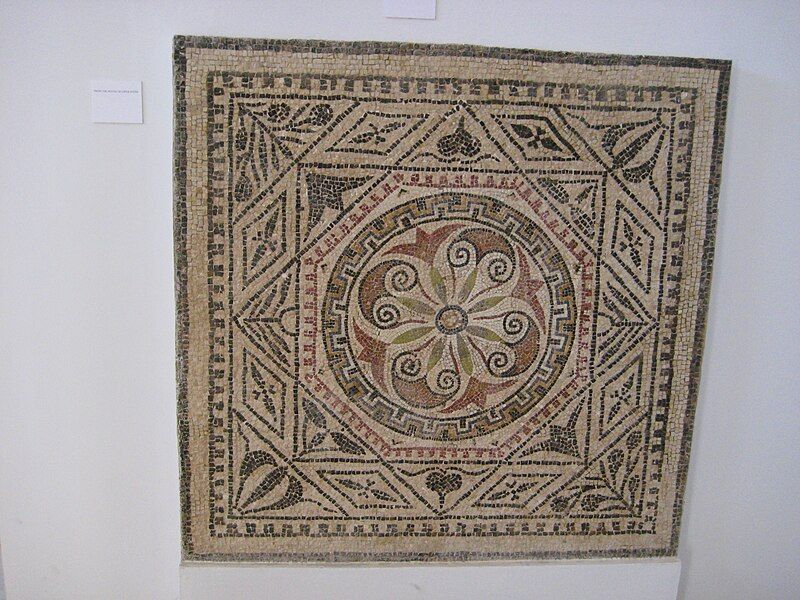 File:Mosaic Sabratha 06.JPG