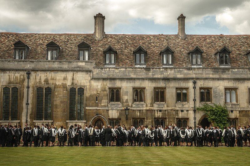 File:Pembroke College graduation.jpg