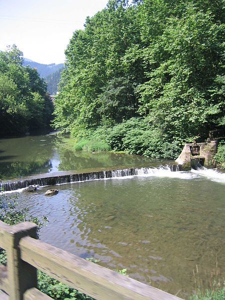 File:Río Urola.JPG