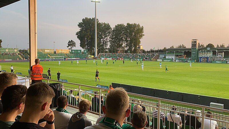 File:Stadion Grodzisk Wielkopolski.jpg