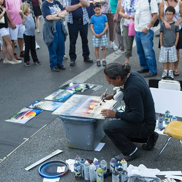 File:Street Artist-2.jpg