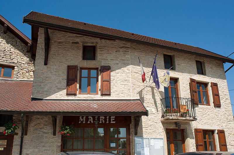 File:Townhall, Siccieu-Saint-Julien-et-Carisieu.jpg