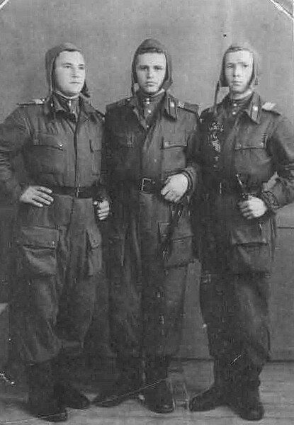 File:Ural-volunteer-crew.jpg