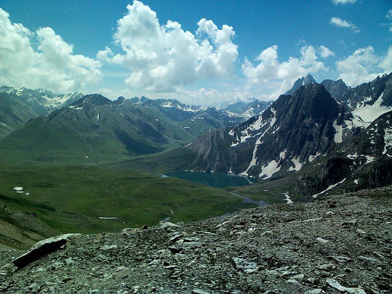 File:Vishansar lake2.jpg