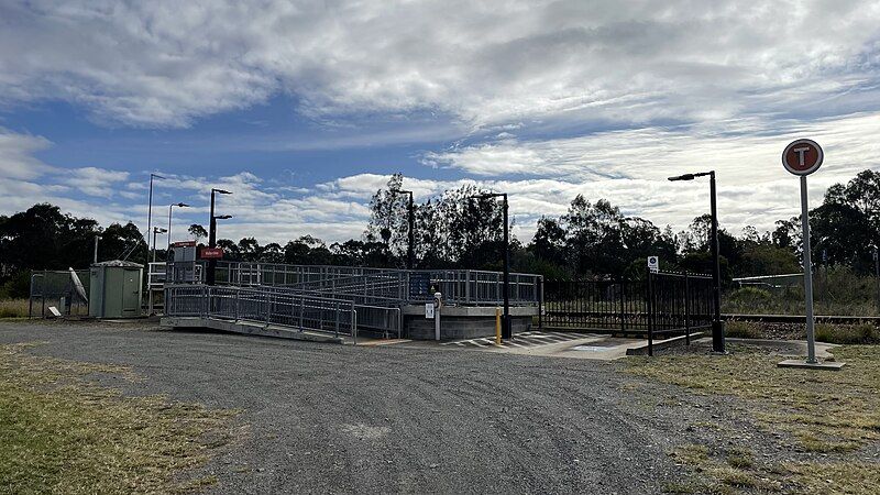 File:Wallarobba RailwayStation.jpg