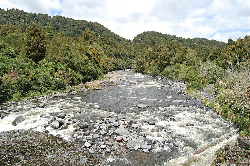 File:Whakapapa-River03.jpg