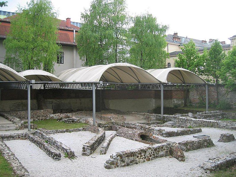 File:ZgodnjekrscanskiCenter-Ljubljana.JPG