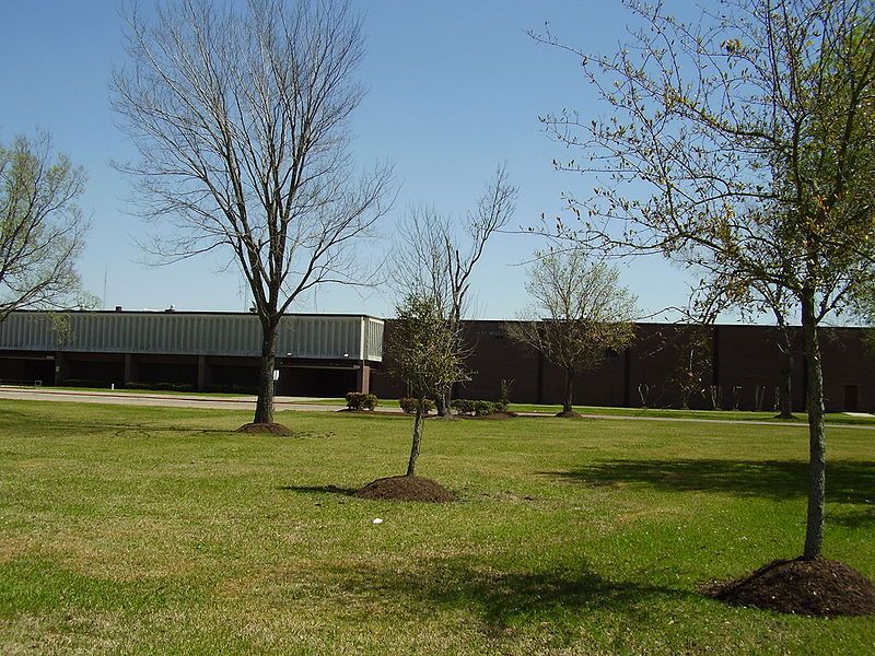 File:AliefMiddleSchool.JPG