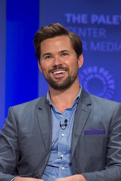 File:Andrew Rannells 2015.jpg