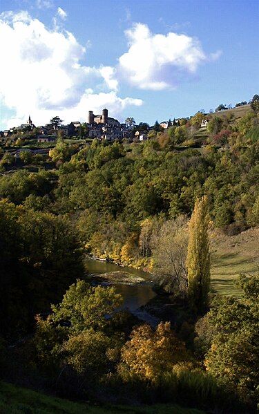 File:Automne-vallée-du-Lot.jpg