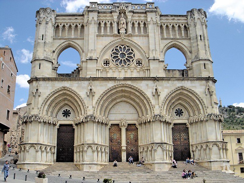 File:Catedral cuenca.jpg