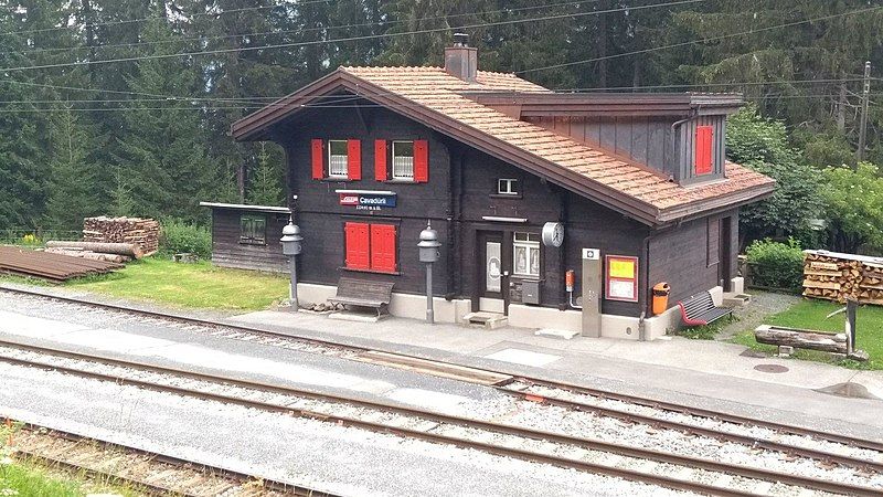 File:Cavadürli railway station.jpg