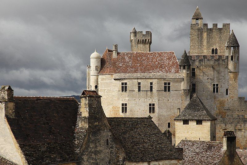 File:Château de Beynac.jpg