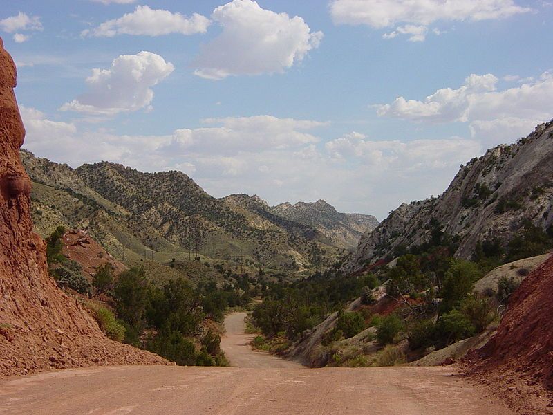 File:CottonwoodCanyonRdSouth5527.JPG