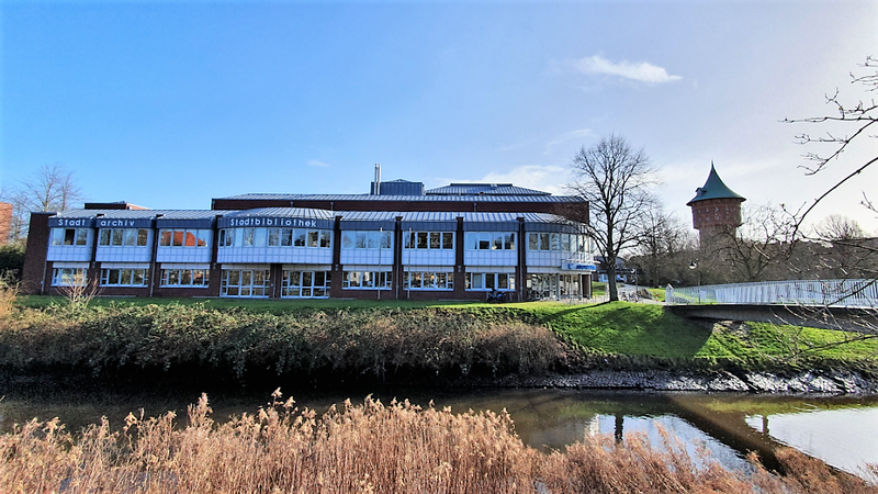 File:Cuxhaven Stadtbibliothek Gesamtansicht.png