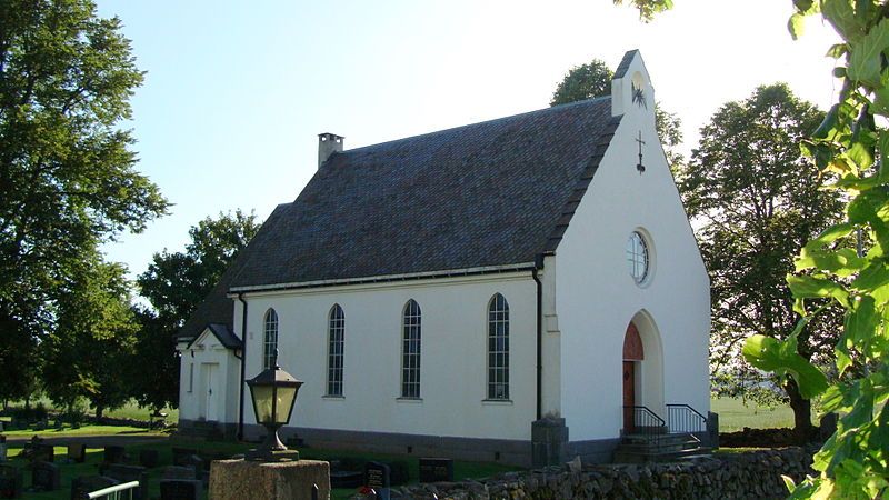 File:Eidsberg kirke (kapellet2).jpg