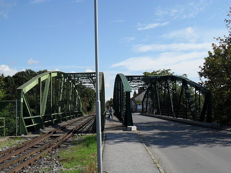 File:Elisabethbrücke.jpg