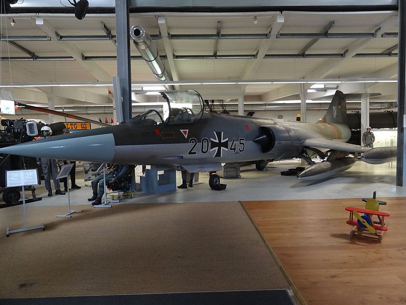 File:F-104 Luftfahrtmuseum Hannover-Laatzen.JPG