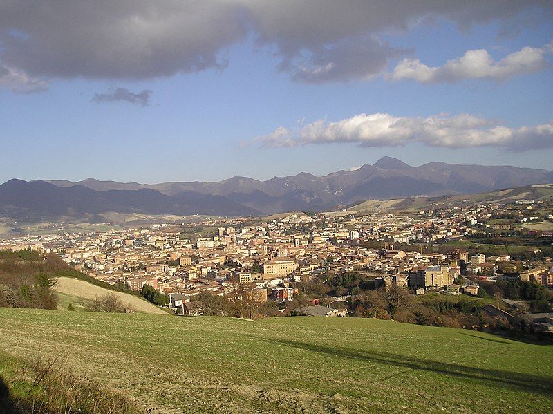 File:Fabriano-Civita02.jpg