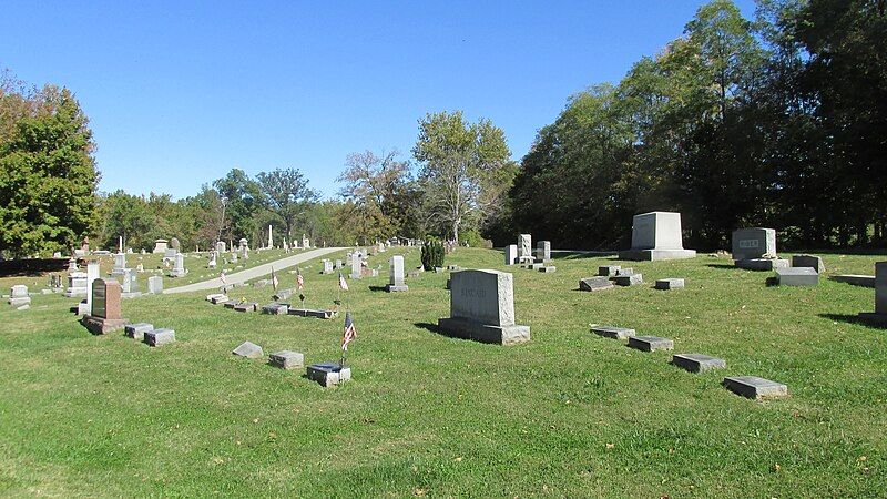 File:HillsboroCemetery3.JPG