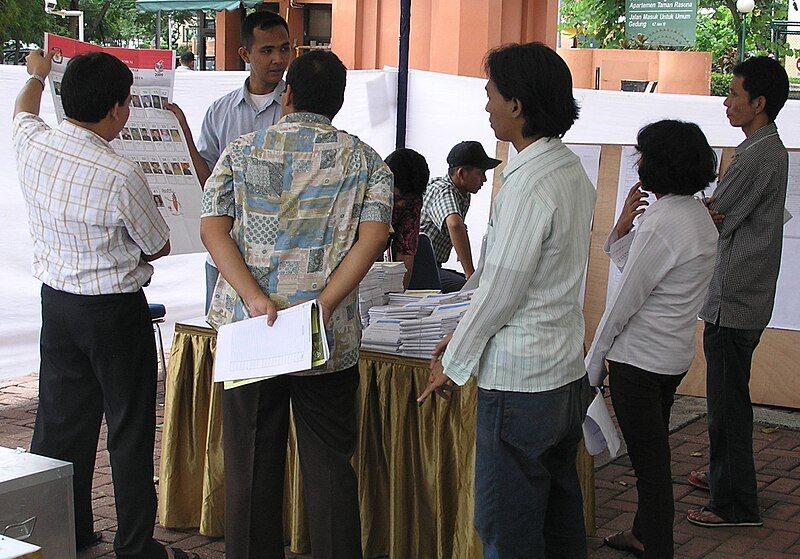 File:IndonesianVoteCounting.jpg