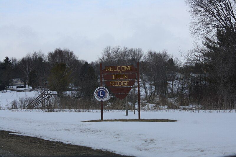 File:IronRidgeWisconsinCityWelcomeSign.jpg