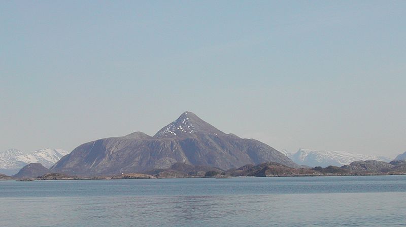 File:Meløya.JPG