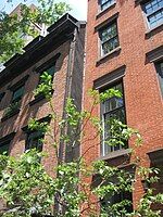 Upper view of overlap of 45 West 12th Street (at left) over 43 West 12th Street (at right), a result of the former building constructed on the Minetta Creek shoreline