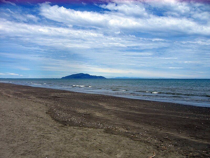 File:Otaki Beach.jpg