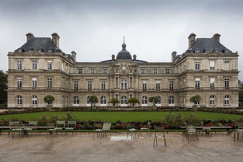 File:Palais Luxembourg Pluie.jpg