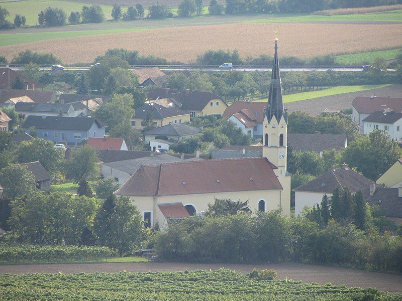 File:Pfarrkirche Niederrussbach 09.JPG