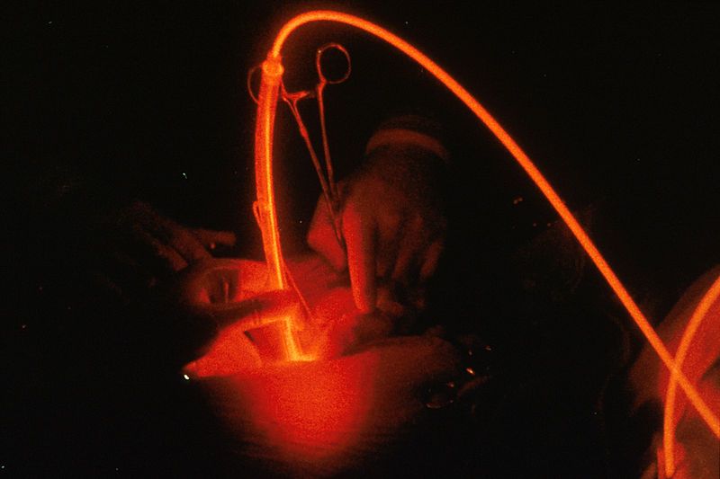 File:Photodynamic therapy (red).jpg