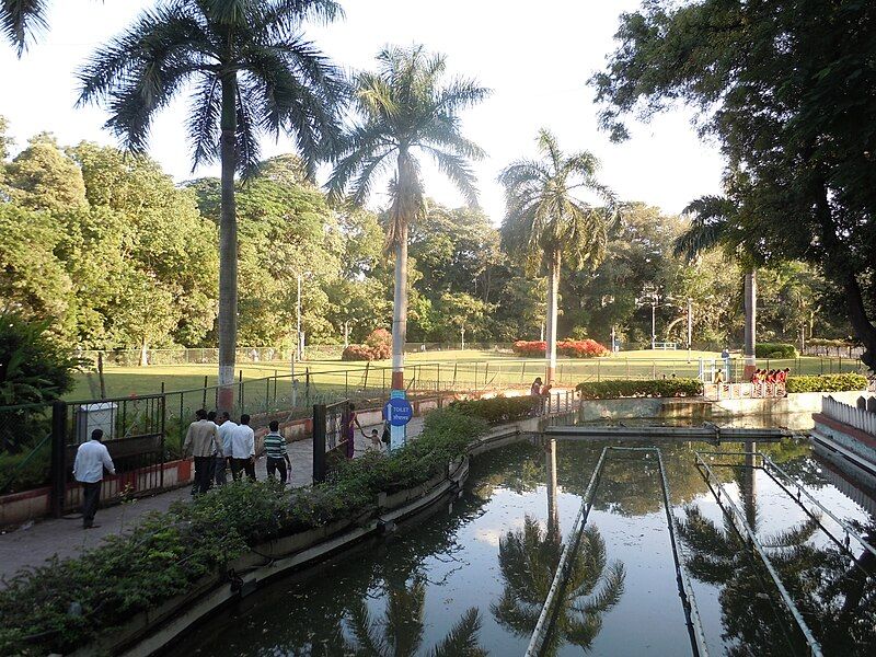 File:Saras Bagh,Pune,India.JPG