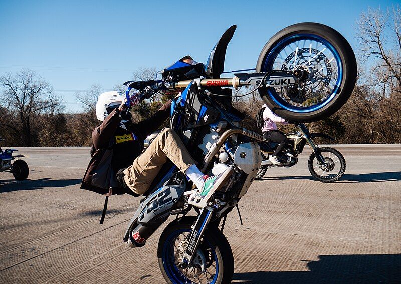 File:Supermoto Wheelie.jpg