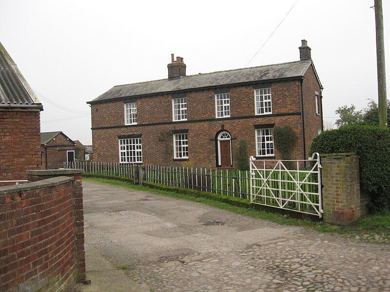 File:Sutton Hall Farmhouse.jpg